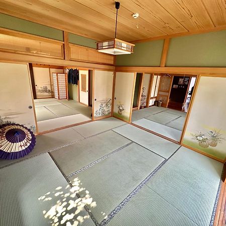 青森伝統芸能を楽しめる繭子の宿 Hachinohe Bagian luar foto
